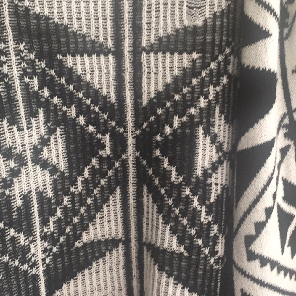 Patterned Cardigan - image 3
